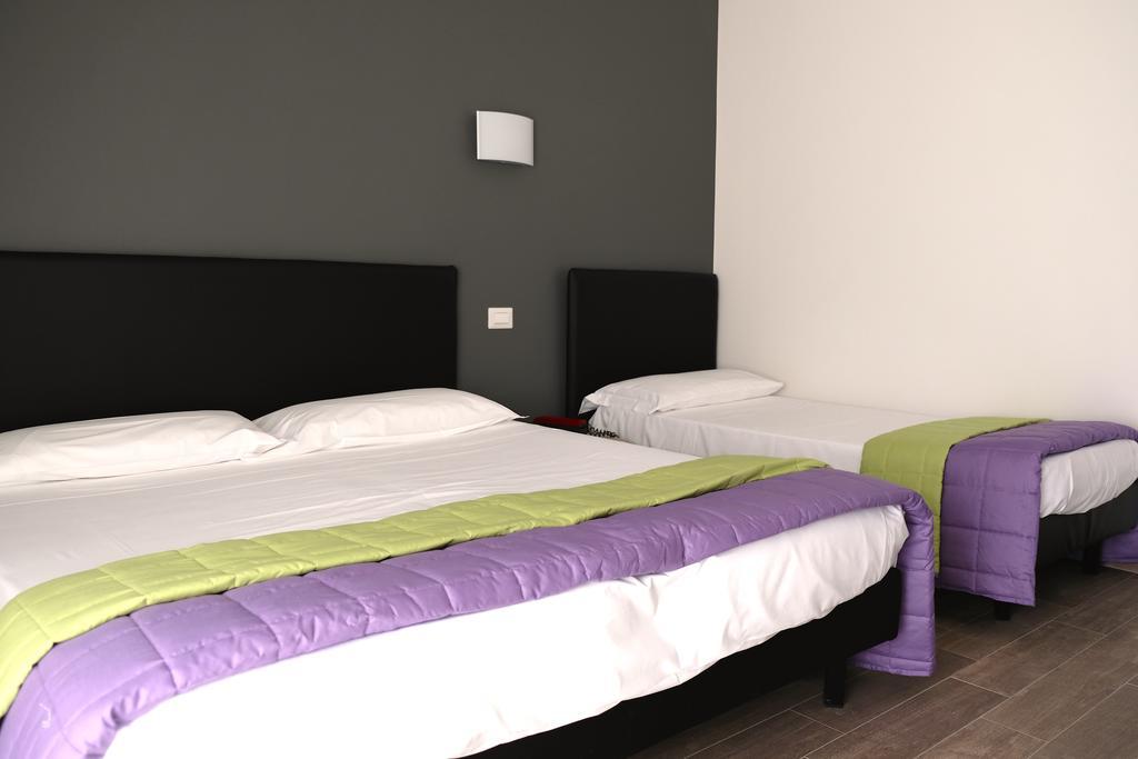 Hotel Desiree ซัน เบเนเดตโต เดล ตรอนโต ภายนอก รูปภาพ