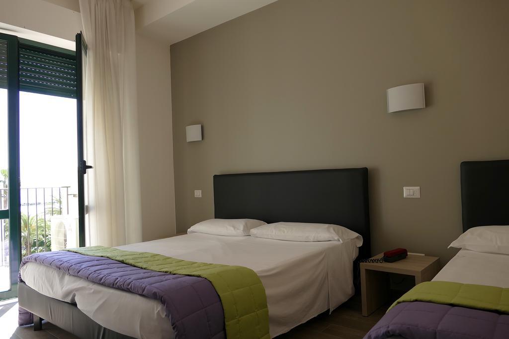 Hotel Desiree ซัน เบเนเดตโต เดล ตรอนโต ภายนอก รูปภาพ