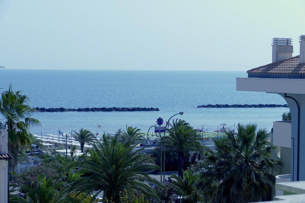 Hotel Desiree ซัน เบเนเดตโต เดล ตรอนโต ภายนอก รูปภาพ